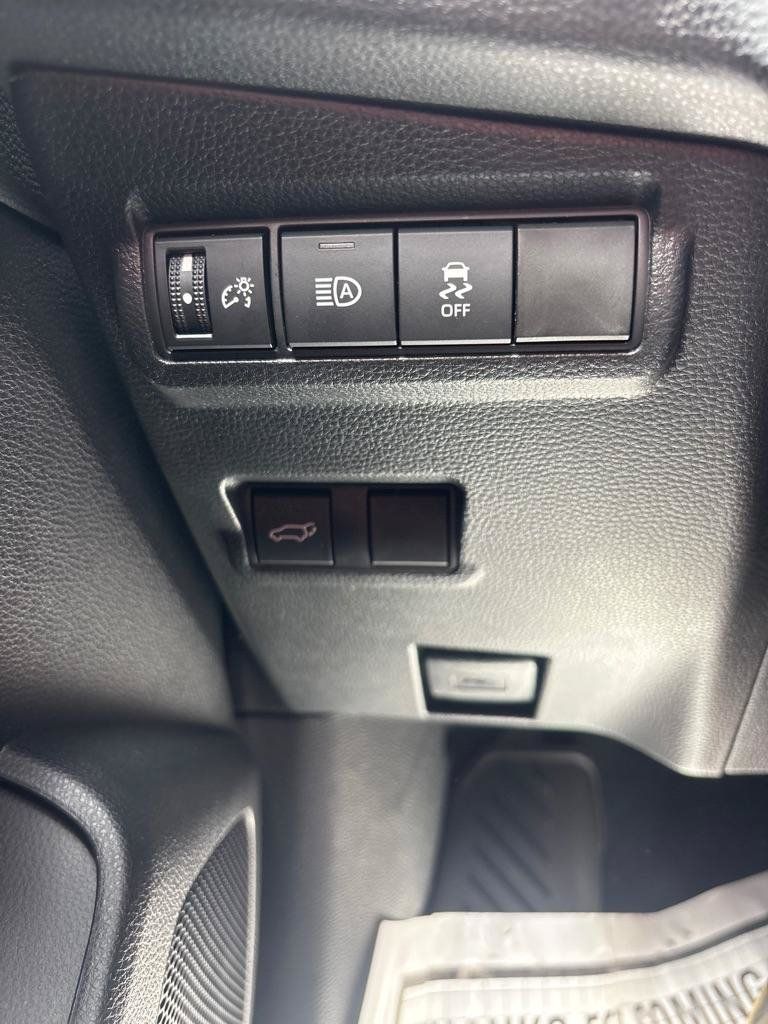 Used 2026 Toyota Corolla Cross XLE w/ Convenience Package FWD image 29