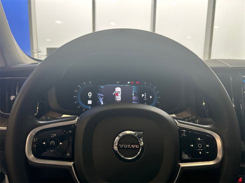 Certified 2023 Volvo XC60 B5 Ultimate w/ Climate Package image 11