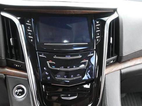 Used 2015 Cadillac Escalade Premium AWD/4WD image 24