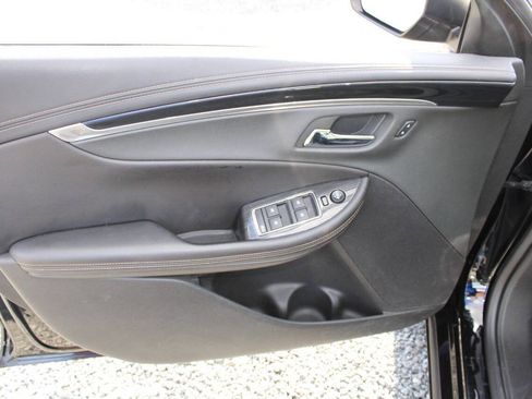 Used 2019 Chevrolet Impala LT FWD image 20