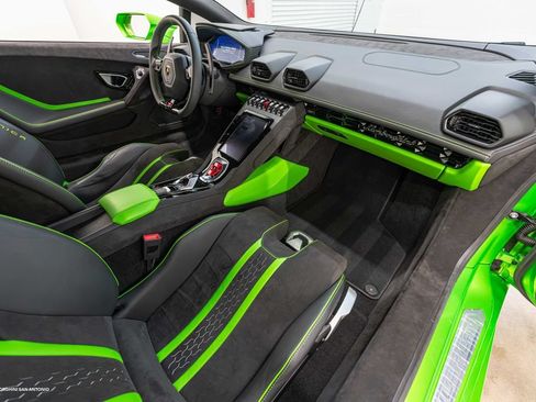 Used 2024 Lamborghini Huracan Tecnica RWD image 2