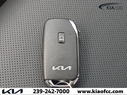 New 2025 Kia Sportage EX image 31