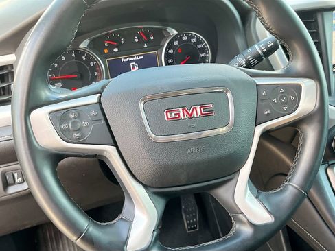 Used 2023 GMC Acadia SLT FWD image 11