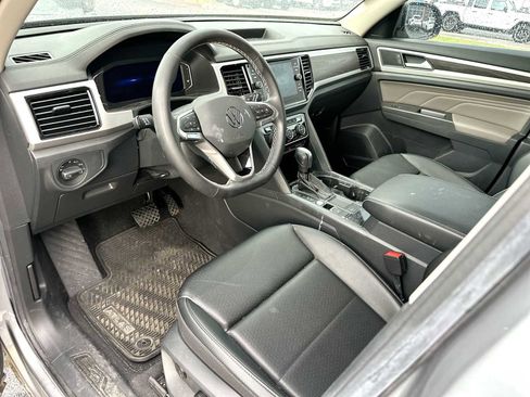 Used 2023 Volkswagen Atlas SE image 5