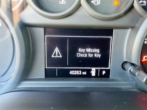 Used 2022 Chevrolet Silverado 1500 Custom image 12