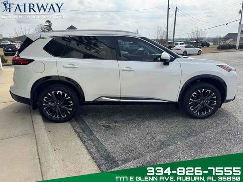 Used 2024 Nissan Rogue Platinum w/ Platinum Premium Package image 5