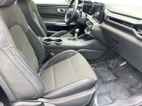 Used 2025 Ford Mustang Coupe RWD image 39