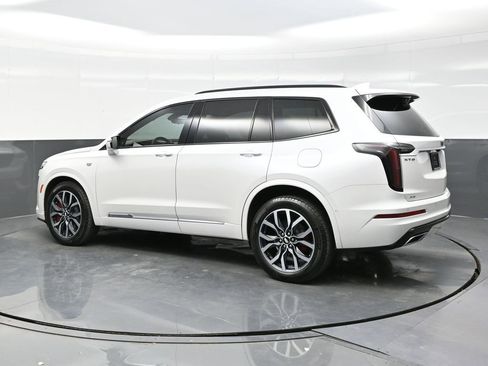 Certified 2025 Cadillac XT6 Sport w/ Platinum Package AWD/4WD image 4