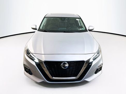 Used 2019 Nissan Altima 2.5 SV FWD image 2