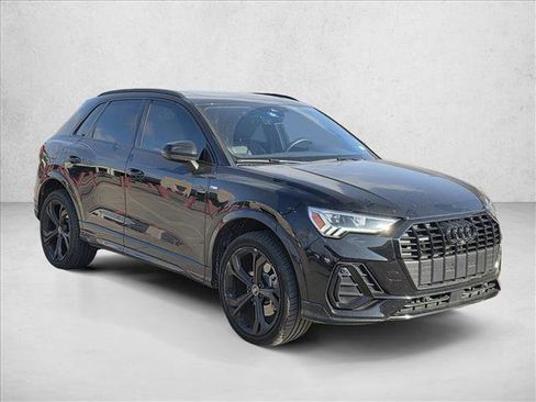 Used 2023 Audi Q3 2.0T Premium Plus w/ Premium Plus Package image 3