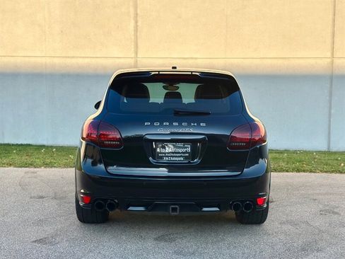 Used 2014 Porsche Cayenne GTS image 12