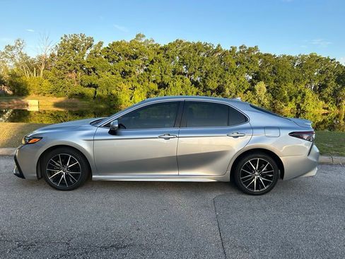 Used 2024 Toyota Camry SE FWD image 2