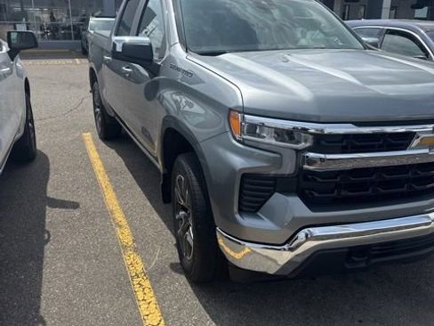 Used 2024 Chevrolet Silverado 1500 LT AWD/4WD image 3