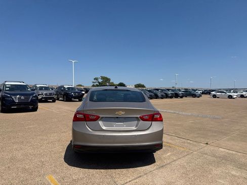 Used 2025 Chevrolet Malibu LS FWD image 17