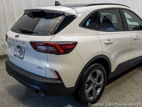 Used 2025 Ford Escape ST-Line w/ Tech Pack #1 AWD/4WD image 7