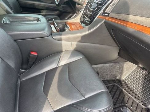 Used 2019 Cadillac Escalade ESV Luxury image 42