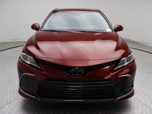 Used 2022 Toyota Camry LE image 5