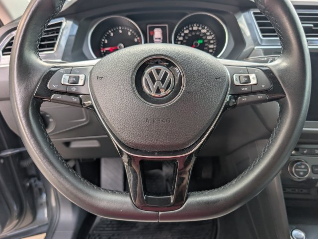 Used 2019 Volkswagen Tiguan SE AWD/4WD image 12