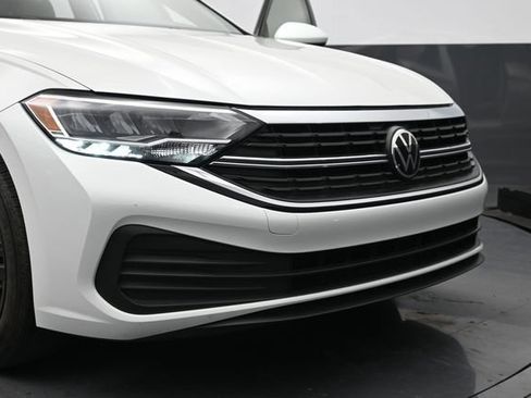 Used 2024 Volkswagen Jetta SE FWD image 33