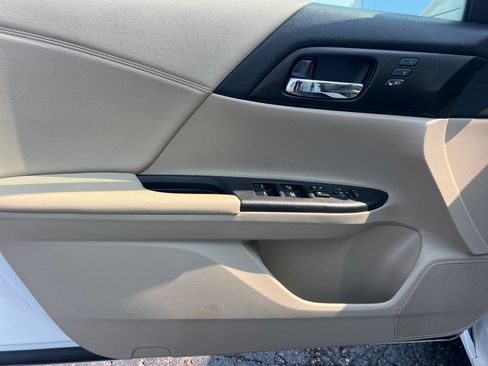 Used 2015 Honda Accord EX-L image 9