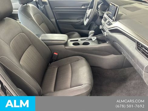 Used 2025 Nissan Altima 2.5 SV FWD image 17