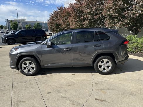 Used 2020 Toyota RAV4 XLE w/ Convenience Package AWD/4WD image 9