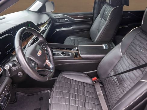 Certified 2023 Cadillac Escalade ESV Sport Platinum AWD/4WD image 9