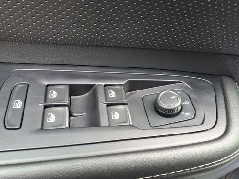 Used 2025 Volkswagen Atlas SE image 15