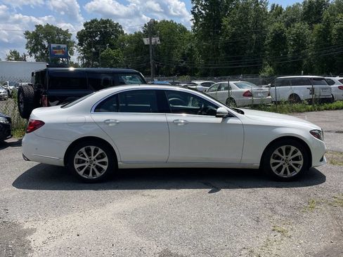 Used 2018 Mercedes-Benz E 300 4MATIC image 6