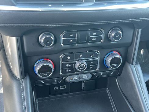 Used 2022 Chevrolet Tahoe LT w/ LT Signature Plus Package image 17