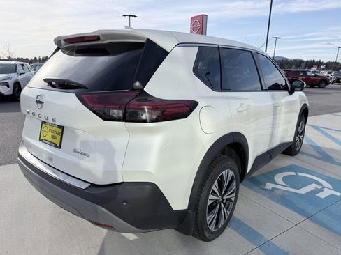 Certified 2021 Nissan Rogue SV image 4
