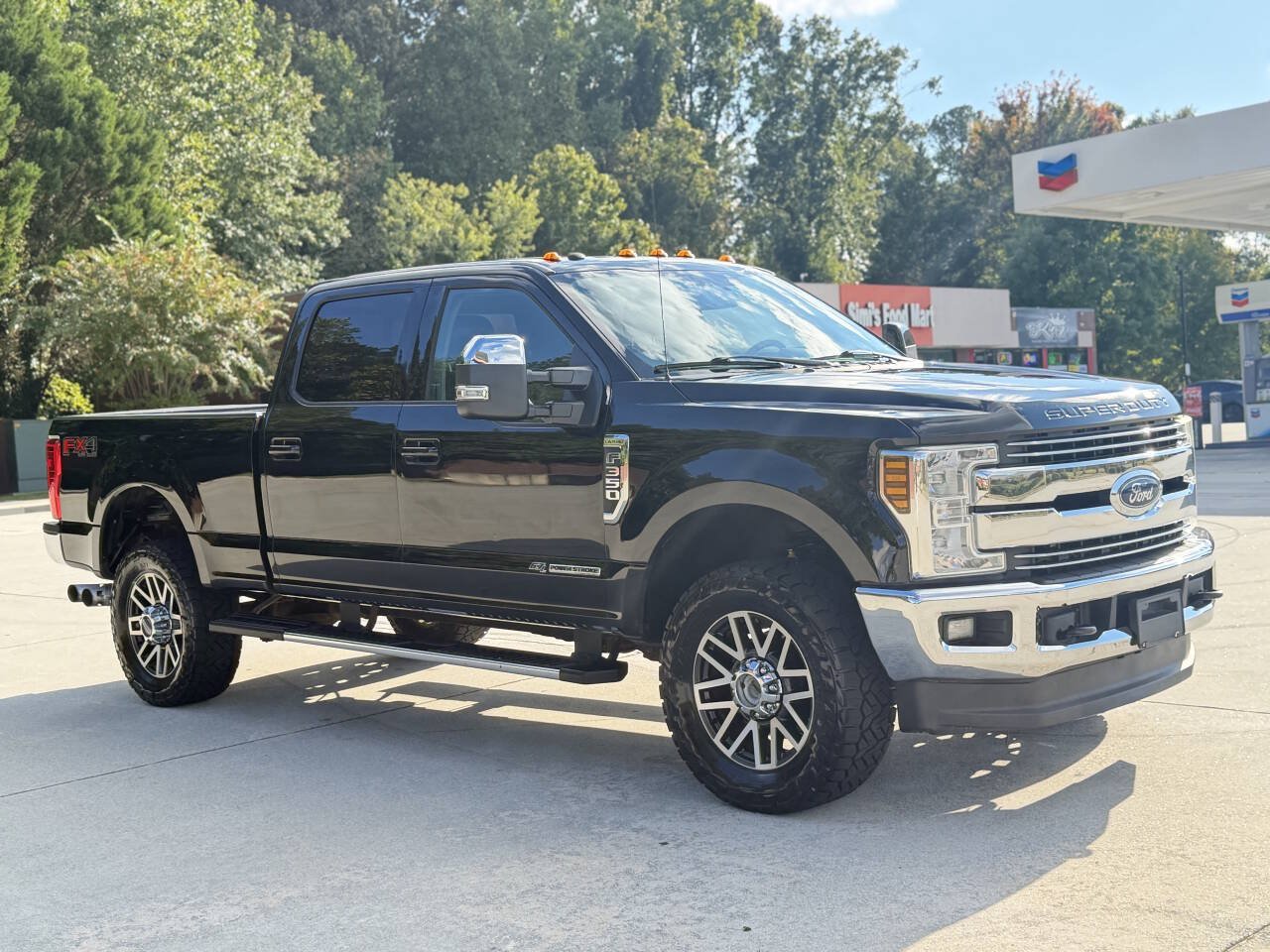 Used 2018 Ford F350 Lariat w/ Lariat Value Package AWD/4WD image 3