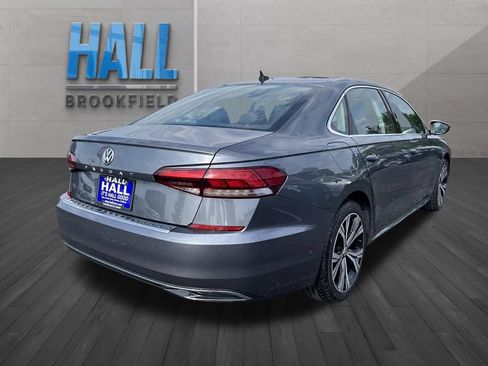 Used 2022 Volkswagen Passat 2.0T SE FWD image 5