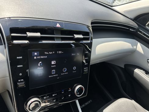 Used 2024 Hyundai Tucson SE image 17