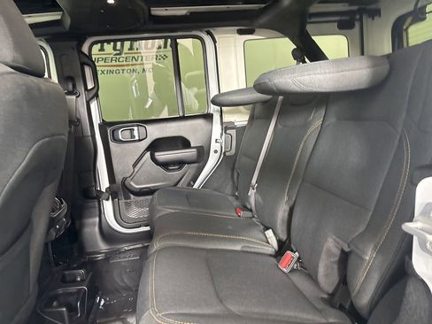Used 2024 Jeep Wrangler Willys image 21