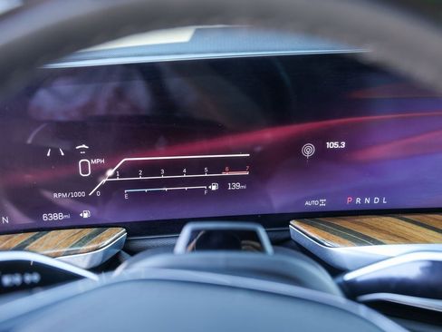 Certified 2025 Cadillac Escalade ESV Sport Platinum image 11