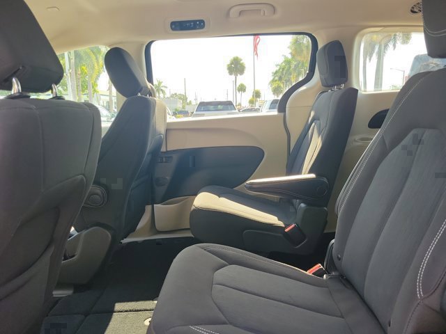 Used 2023 Chrysler Voyager LX FWD image 14