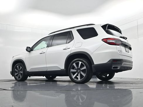 Used 2024 Honda Pilot Touring image 48