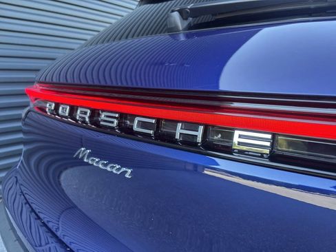 Certified 2026 Porsche Macan AWD/4WD image 26