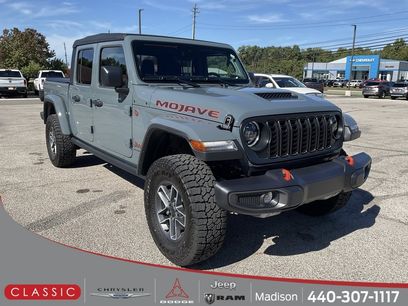 Used 2025 Jeep Gladiator Mojave w/ Convenience Group