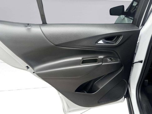 Used 2022 Chevrolet Equinox LT image 38