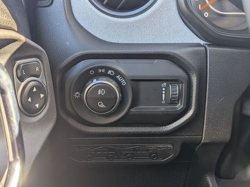 New 2025 Jeep Gladiator Sport image 22