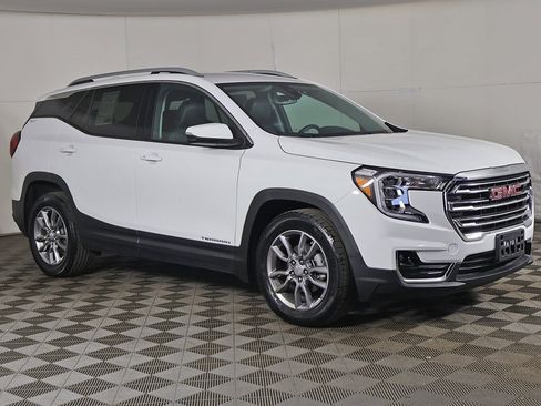 Used 2022 GMC Terrain SLT image 50