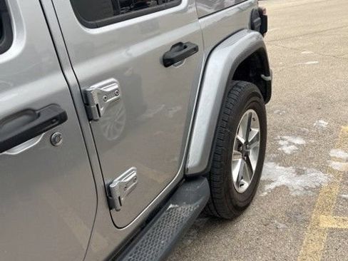 Used 2019 Jeep Wrangler Unlimited Sahara AWD/4WD image 7