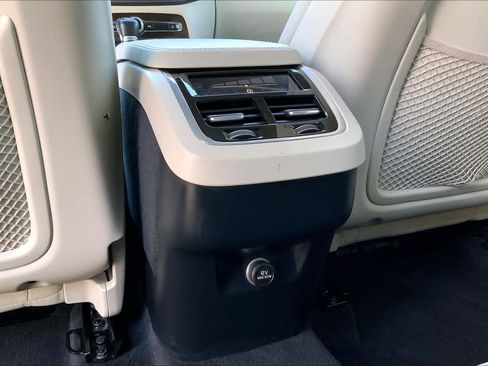 Used 2019 Volvo XC90 T5 Momentum w/ Protection Package Premier image 28