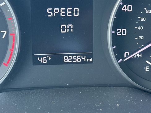 Used 2018 Hyundai Elantra SE image 25