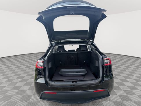 Used 2021 Tesla Model Y Long Range AWD/4WD image 20