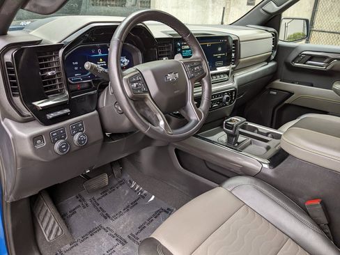 Used 2023 Chevrolet Silverado 1500 ZR2 w/ Technology Package image 8