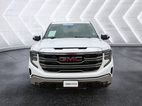Used 2025 GMC Sierra 1500 SLT image 2