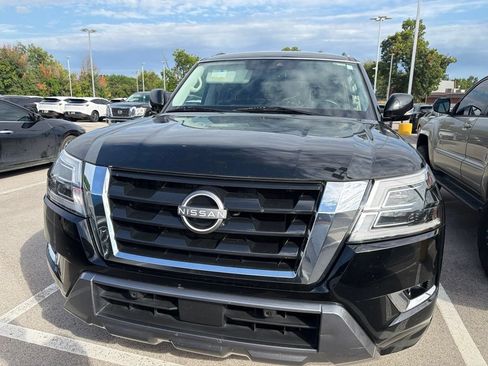 Used 2023 Nissan Armada SV RWD image 2